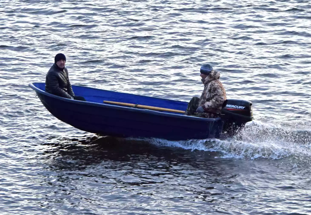 Стеклопластиковая лодка Neman-340 (тримаран) в Сургуте