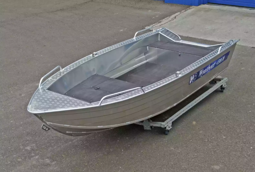 Алюминиевая лодка  Wyatboat-430М FISH в Сургуте