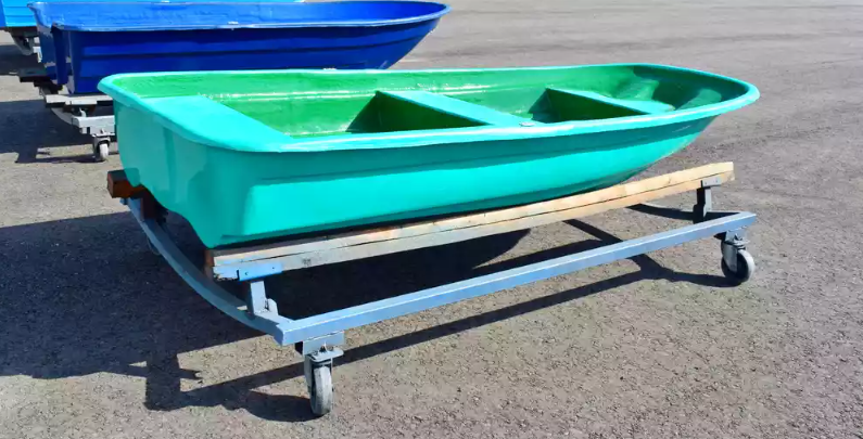 Стеклопластиковая лодка Старт (тримаран) в Сургуте