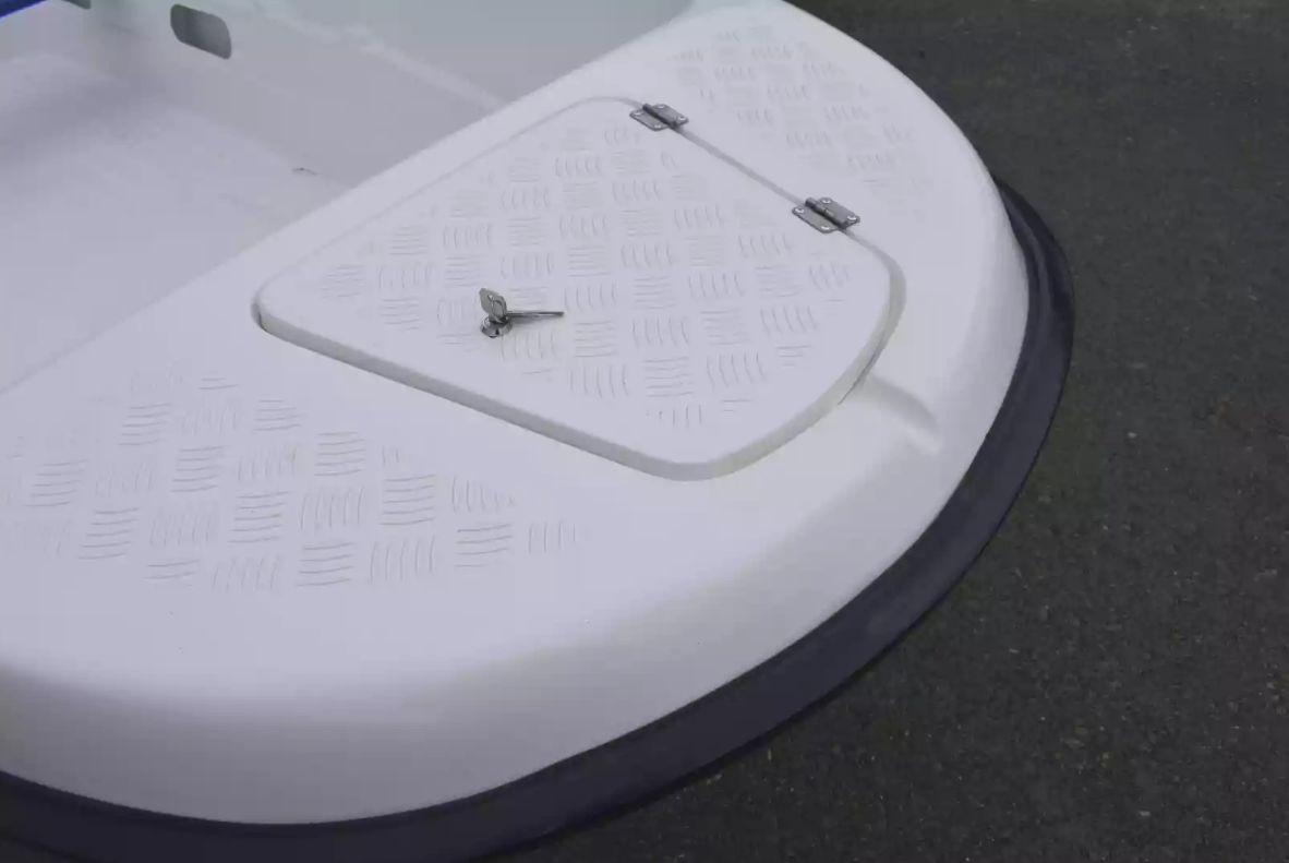 Стеклопластиковая лодка Пингвин New (тримаран) в Сургуте