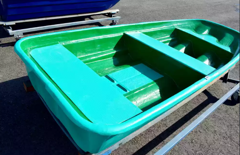 Стеклопластиковая лодка Старт (тримаран) в Сургуте