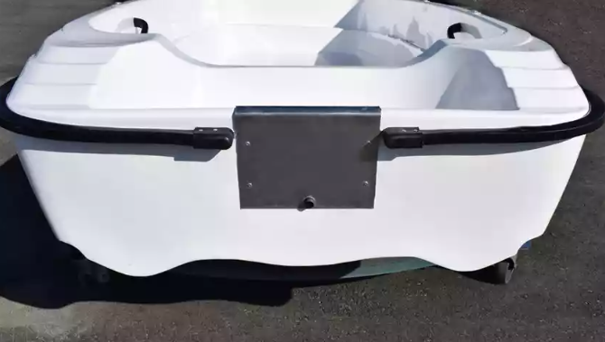 Стеклопластиковая лодка Пингвин (тримаран) в Сургуте