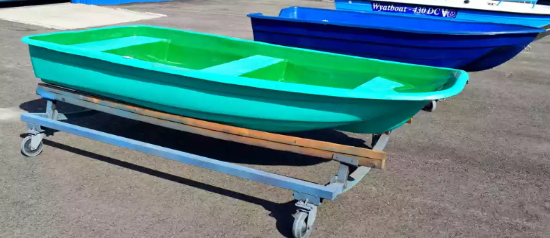 Стеклопластиковая лодка Старт (тримаран) в Сургуте