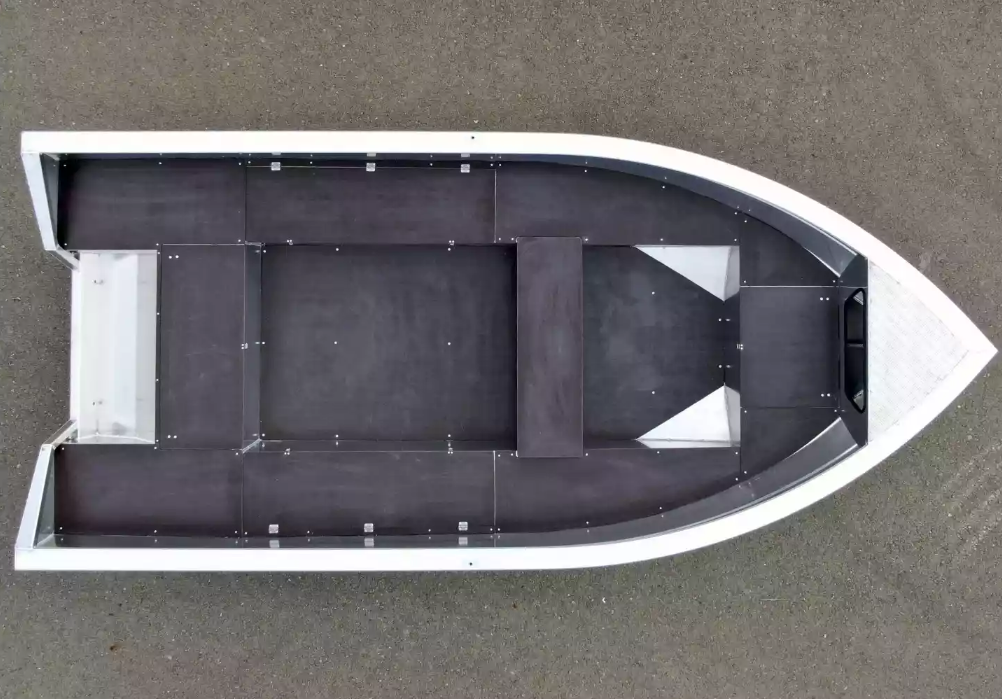 Алюминиевая лодка  Неман-420 в Сургуте