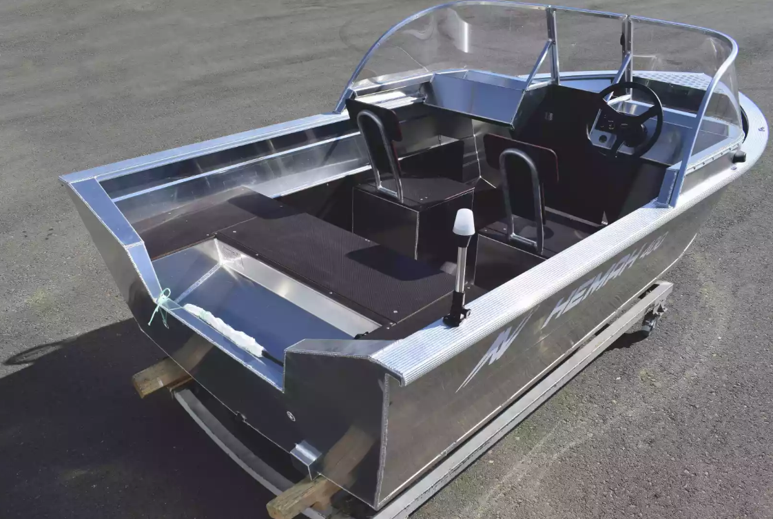 Алюминиевая лодка  Неман-400 DCM в Сургуте