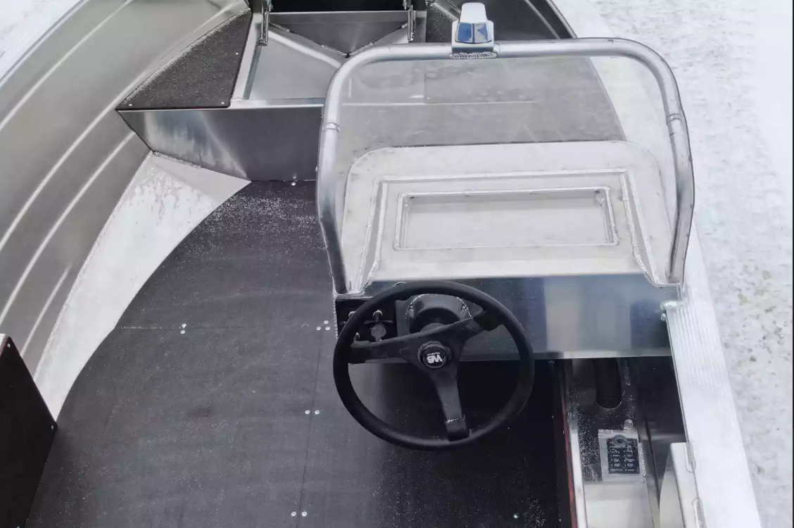 Алюминиевая лодка Неман-400 С в Сургуте