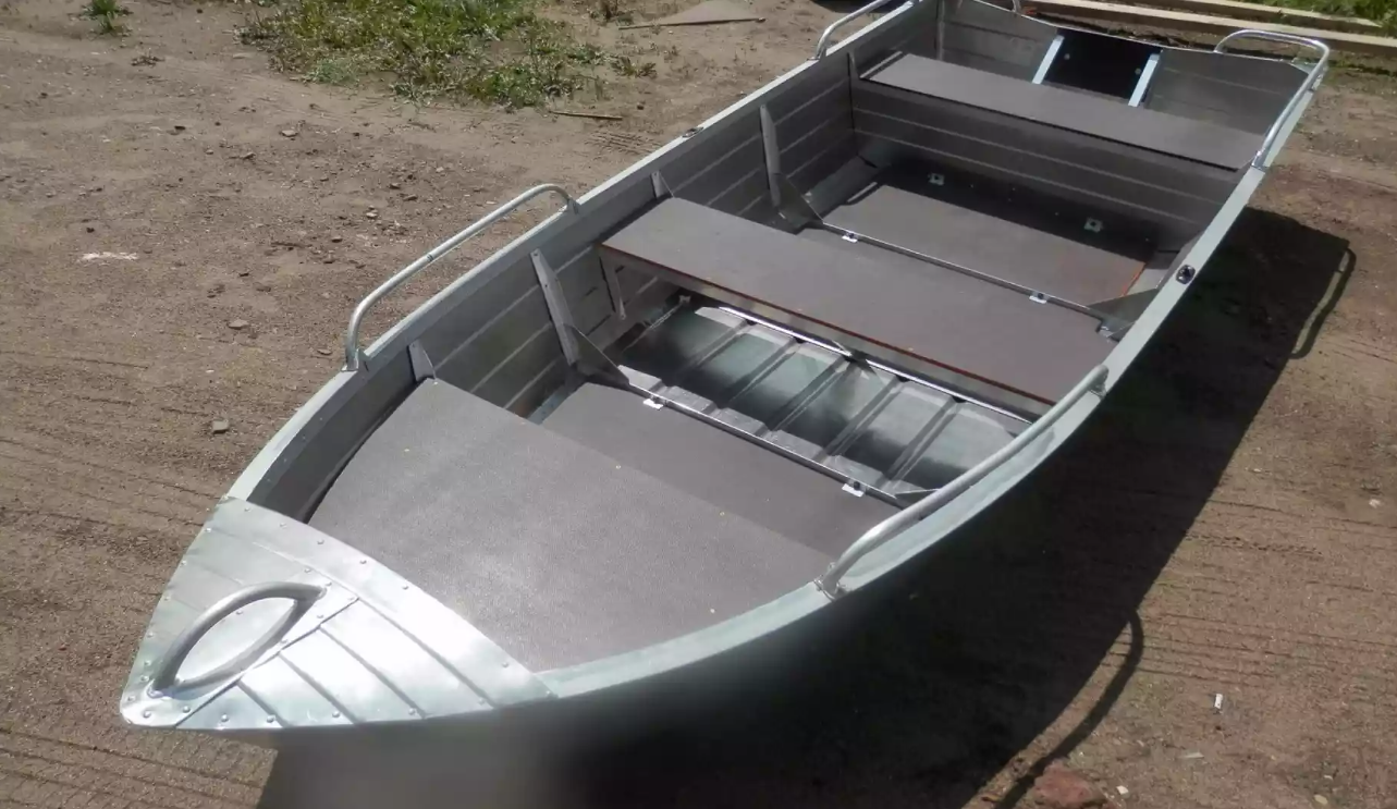 Алюминиевая лодка Вятка-Профи 32 в Сургуте