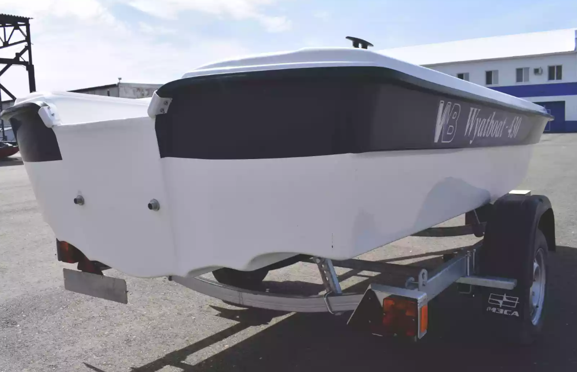 Стеклопластиковая лодка Wyatboat 430 тримаран в Сургуте