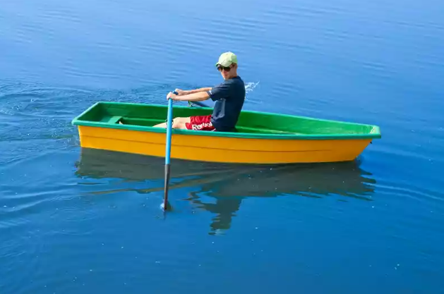 Стеклопластиковая лодка Малютка в Сургуте