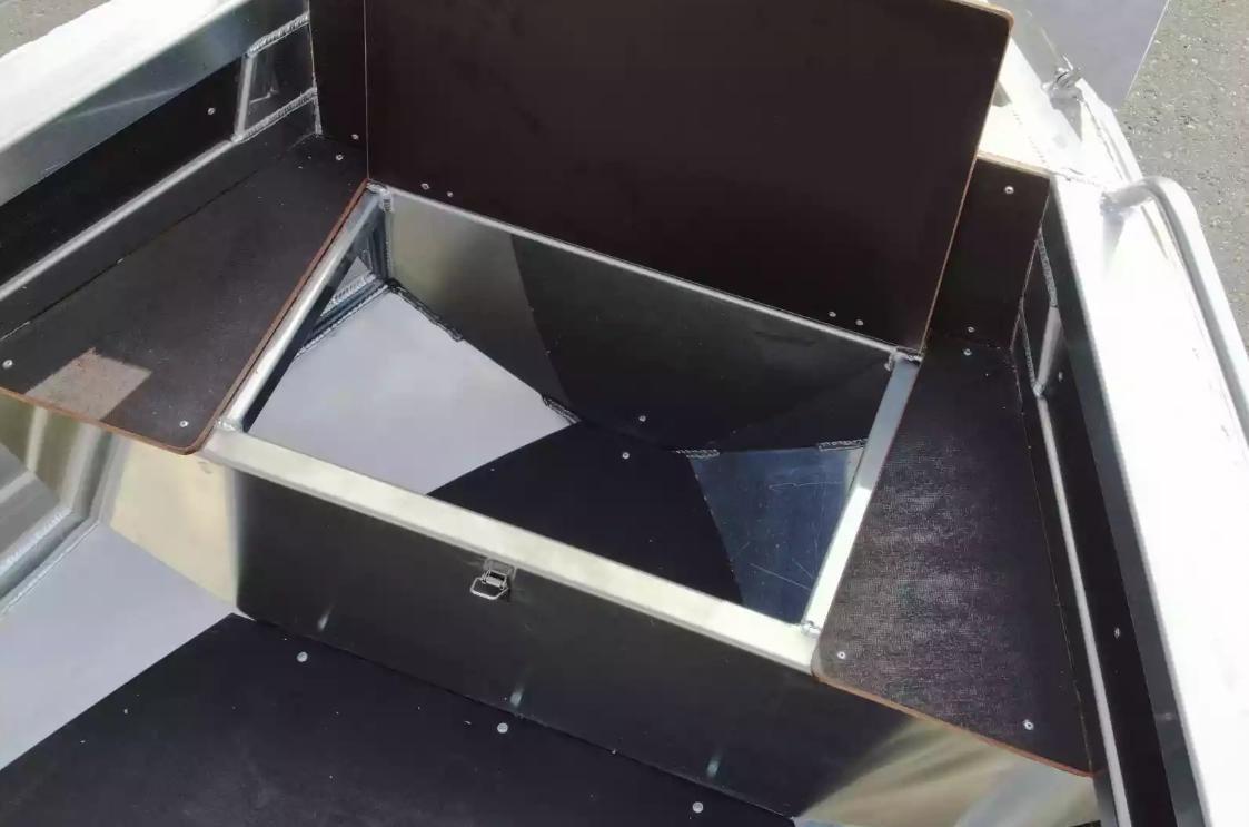 Алюминиевая лодка  Неман-480 Р в Сургуте