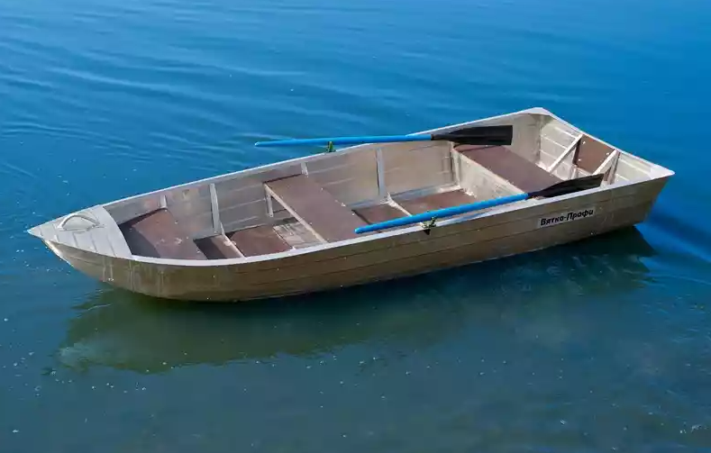 Алюминиевая лодка Вятка-Профи 32 в Сургуте