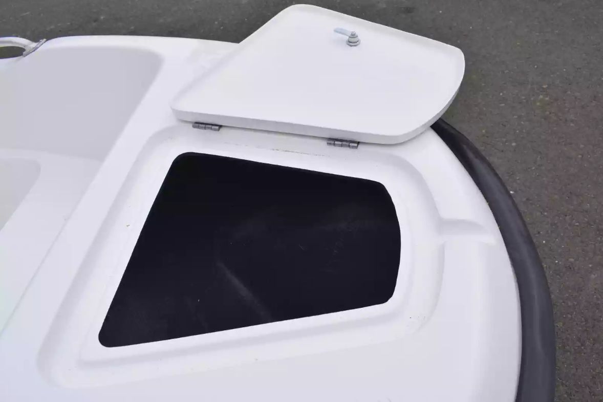 Стеклопластиковая лодка Пингвин New (тримаран) в Сургуте