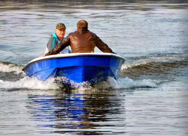 Стеклопластиковая лодка Wyatboat 430 тримаран в Сургуте