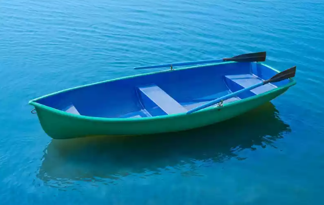 Стеклопластиковая лодка Дельфин в Сургуте