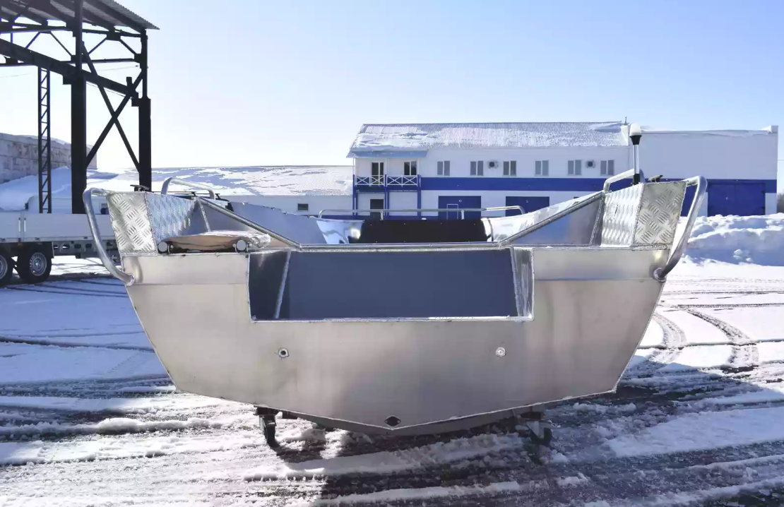 Алюминиевая лодка Неман-500 P в Сургуте