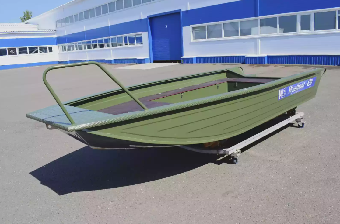 Алюминиевая лодка  Wyatboat-430 Master Fish в Сургуте