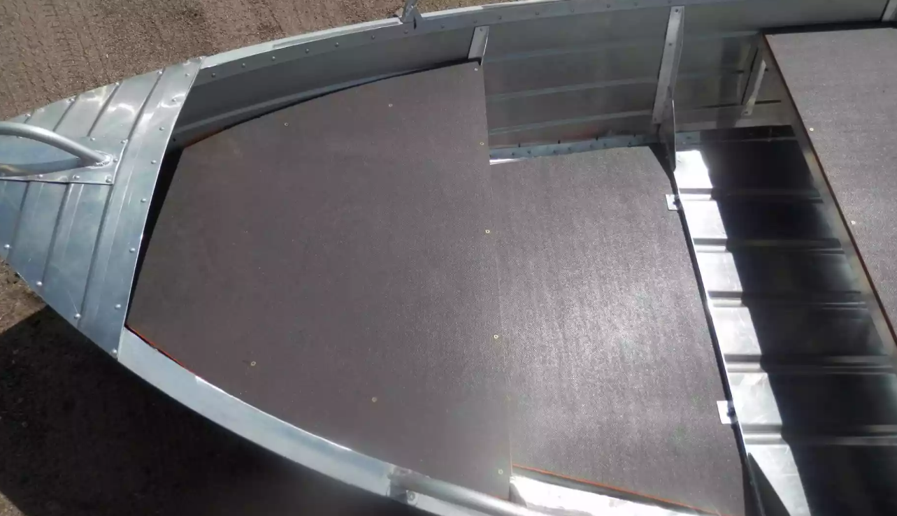 Алюминиевая лодка Вятка-Профи 32 в Сургуте