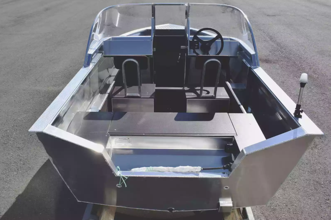 Алюминиевая лодка  Неман-400 DCM в Сургуте