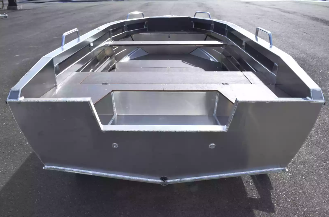 Алюминиевая лодка  Неман-480 Р в Сургуте