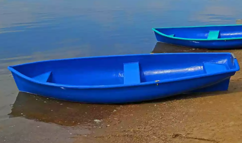 Стеклопластиковая лодка Омуль в Сургуте