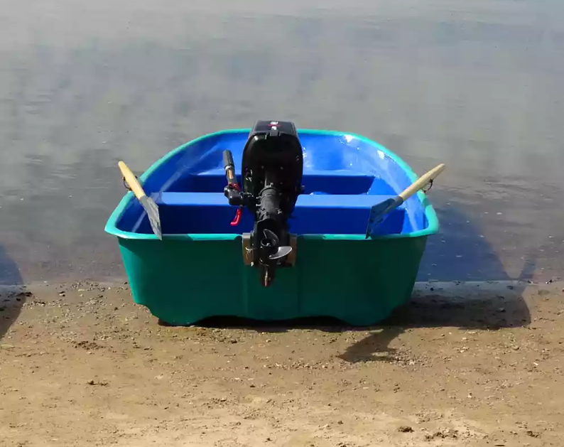 Стеклопластиковая лодка Старт (тримаран) в Сургуте