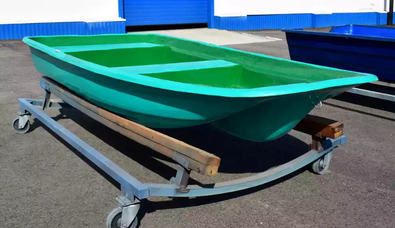 Стеклопластиковая лодка Старт (тримаран) в Сургуте