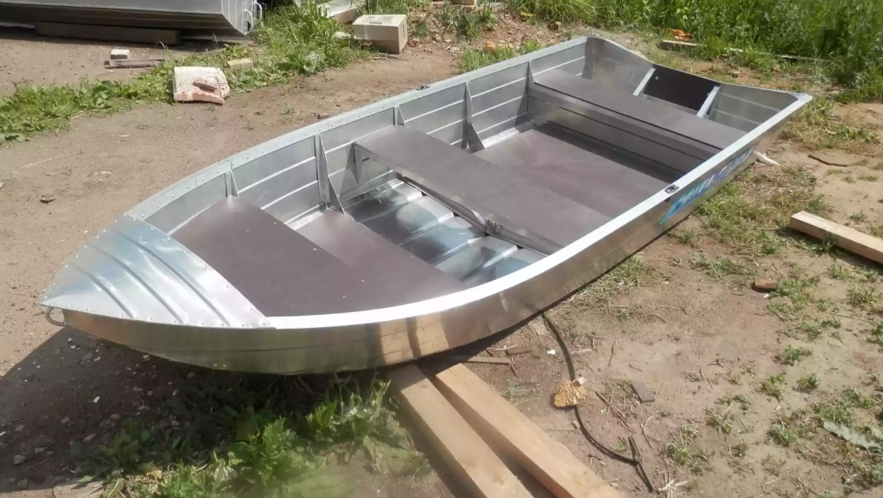 Алюминиевая лодка Вятка-Профи 32 в Сургуте