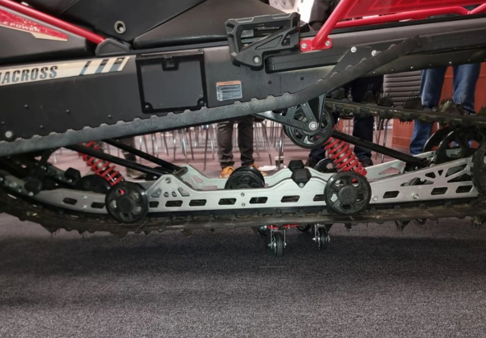 Снегоход AODES Siberiacross 1000 SWT 600mm LCD 6.8 в Сургуте