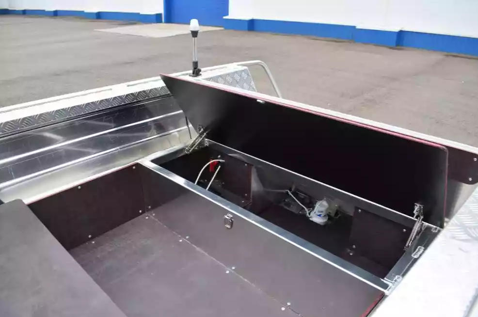 Алюминиевая лодка Wyatboat-390 DCM Увеличенный борт в Сургуте