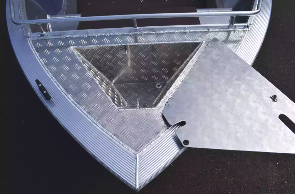 Алюминиевая лодка Неман-500 P в Сургуте