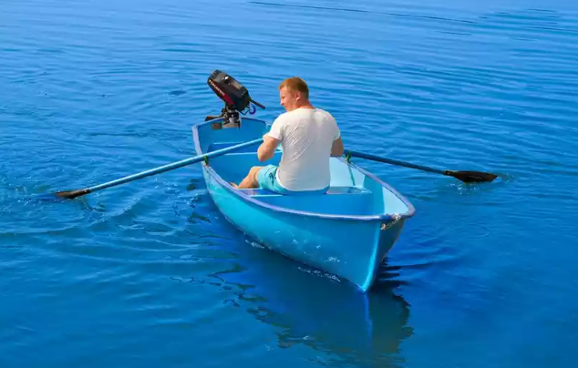 Стеклопластиковая лодка Омуль в Сургуте