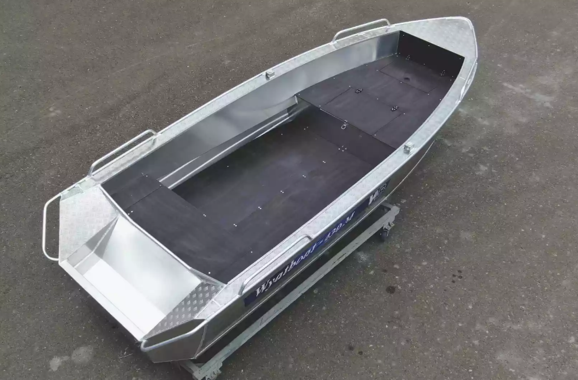 Алюминиевая лодка  Wyatboat-430М FISH в Сургуте