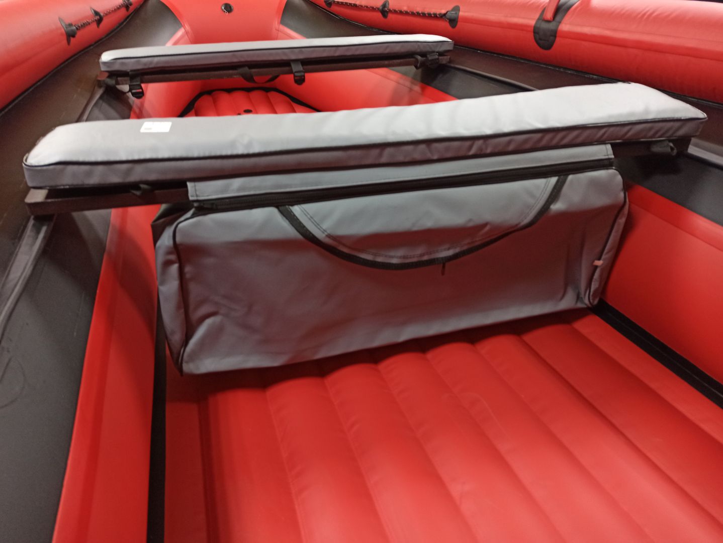 КОМПЛЕКТ МЯГКИХ НАКЛАДОК С СУМКОЙ ДЛЯ ЛОДОК 90Х20 СЕРЫЙ в Сургуте