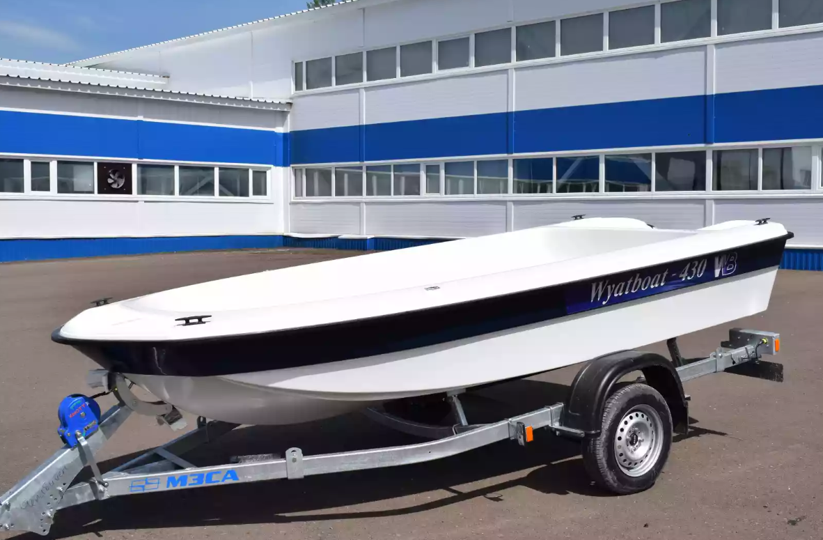Стеклопластиковая лодка Wyatboat 430 тримаран в Сургуте