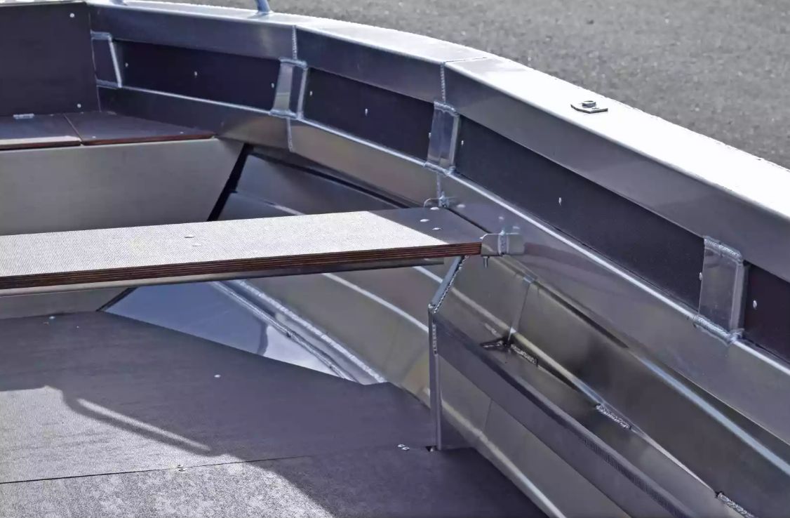 Алюминиевая лодка  Неман-480 Р в Сургуте