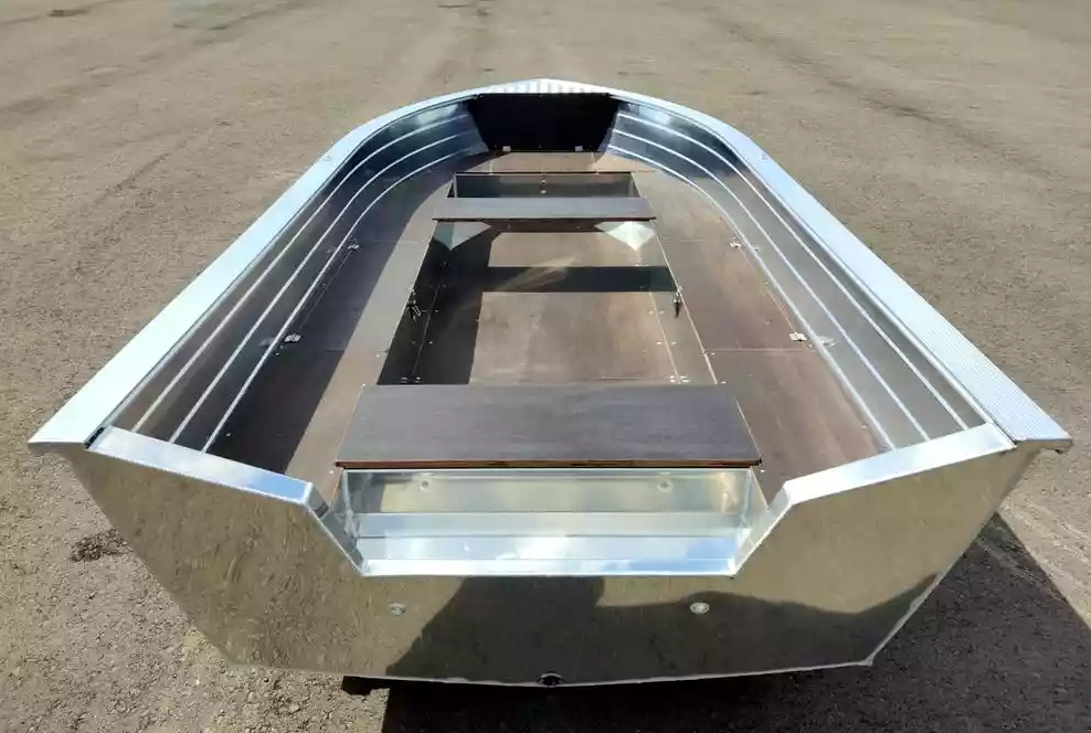 Алюминиевая лодка Неман-400 в Сургуте