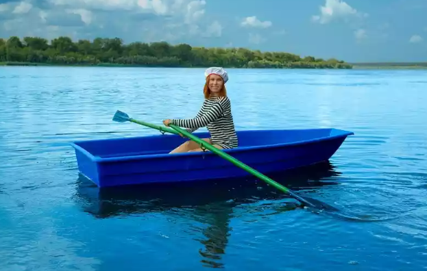 Стеклопластиковая лодка Малютка в Сургуте