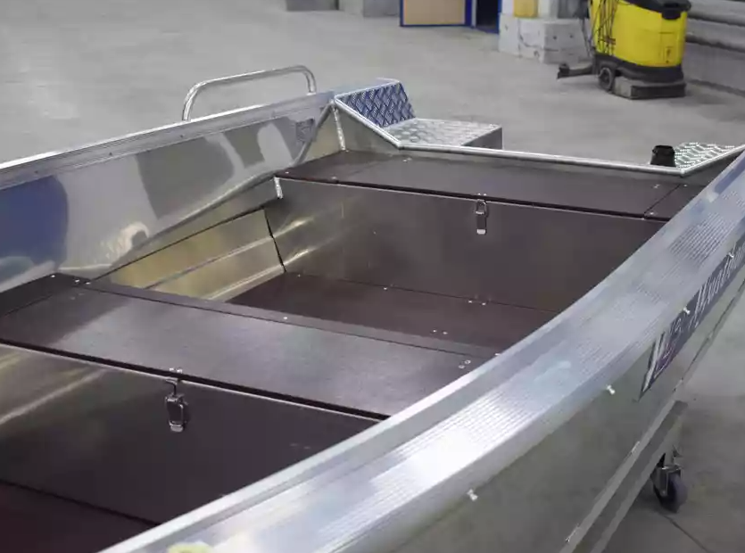 Алюминиевая лодка  Wyatboat-430 Р в Сургуте
