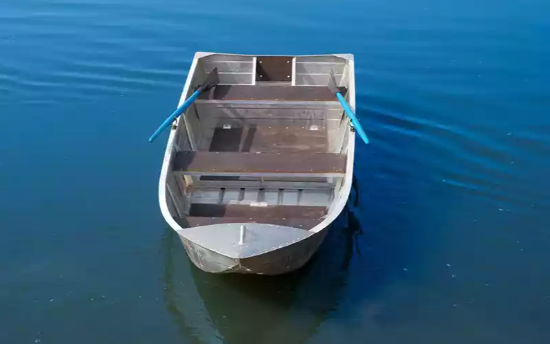 Алюминиевая лодка Вятка-Профи 37 в Сургуте