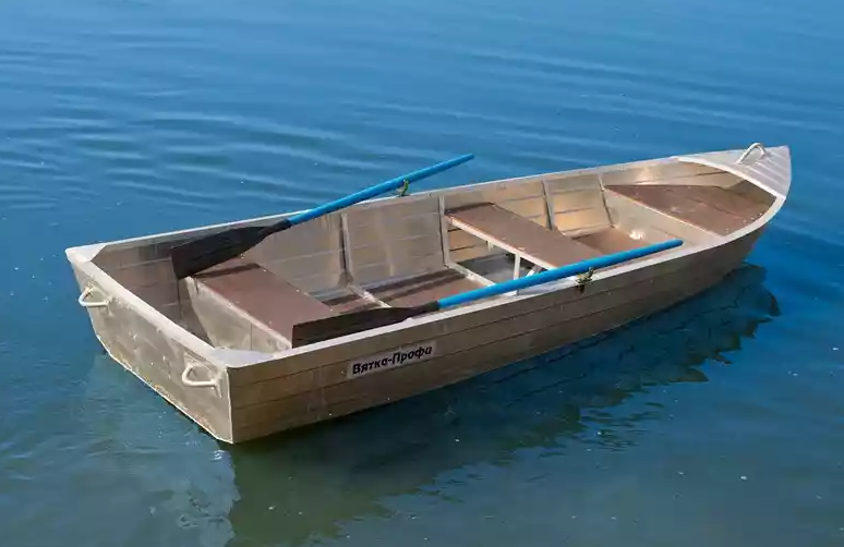 Алюминиевая лодка Вятка-Профи 32 в Сургуте