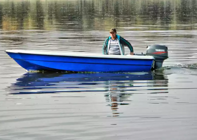 Стеклопластиковая лодка Wyatboat 430 тримаран в Сургуте
