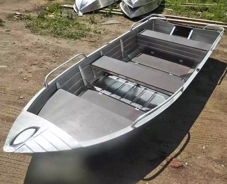 Алюминиевая лодка Вятка-Профи 37 в Сургуте