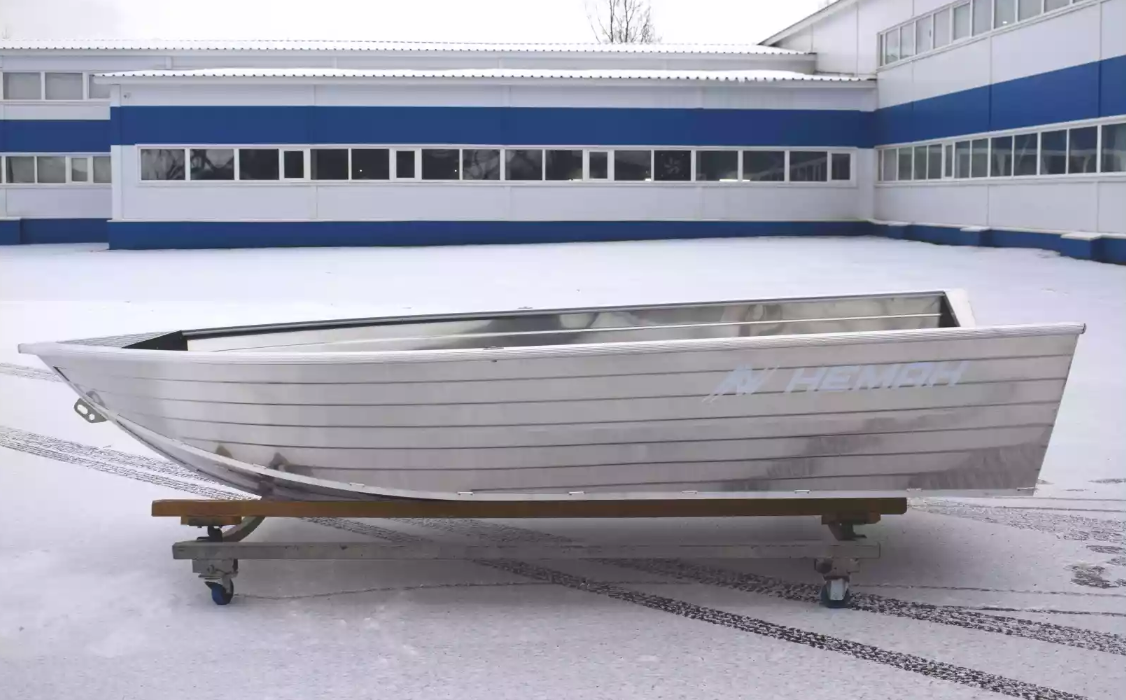 Алюминиевая лодка Неман-400 в Сургуте