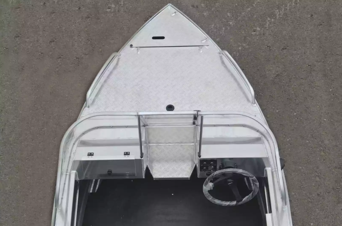 Алюминиевая лодка  Neman-400 PRO в Сургуте