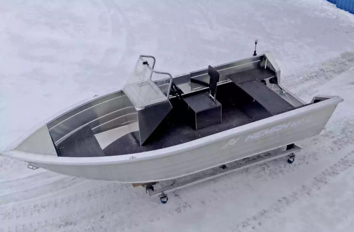Алюминиевая лодка Неман-400 С в Сургуте