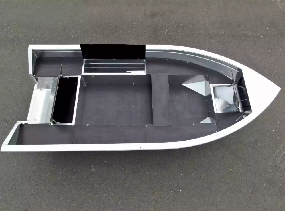 Алюминиевая лодка  Неман-420 в Сургуте