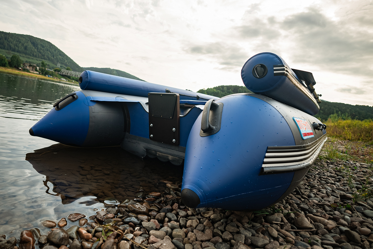 Лодка MISHIMO RIVER FJET PRO 430  под водомет в Сургуте