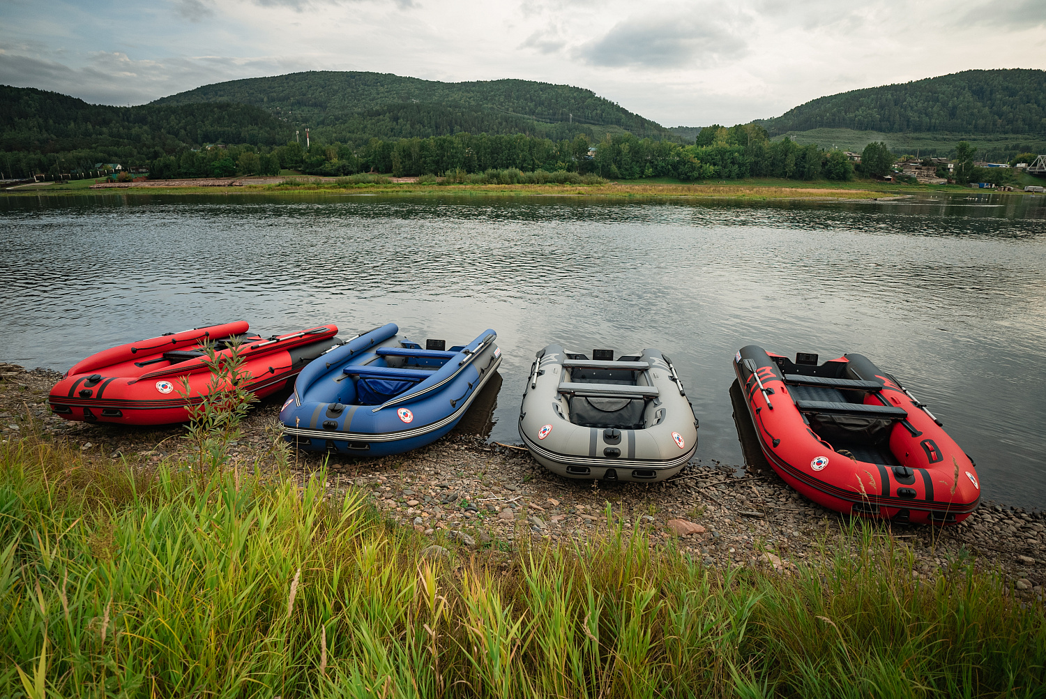 Лодка MISHIMO RIVER FJET PRO 430  под водомет в Сургуте