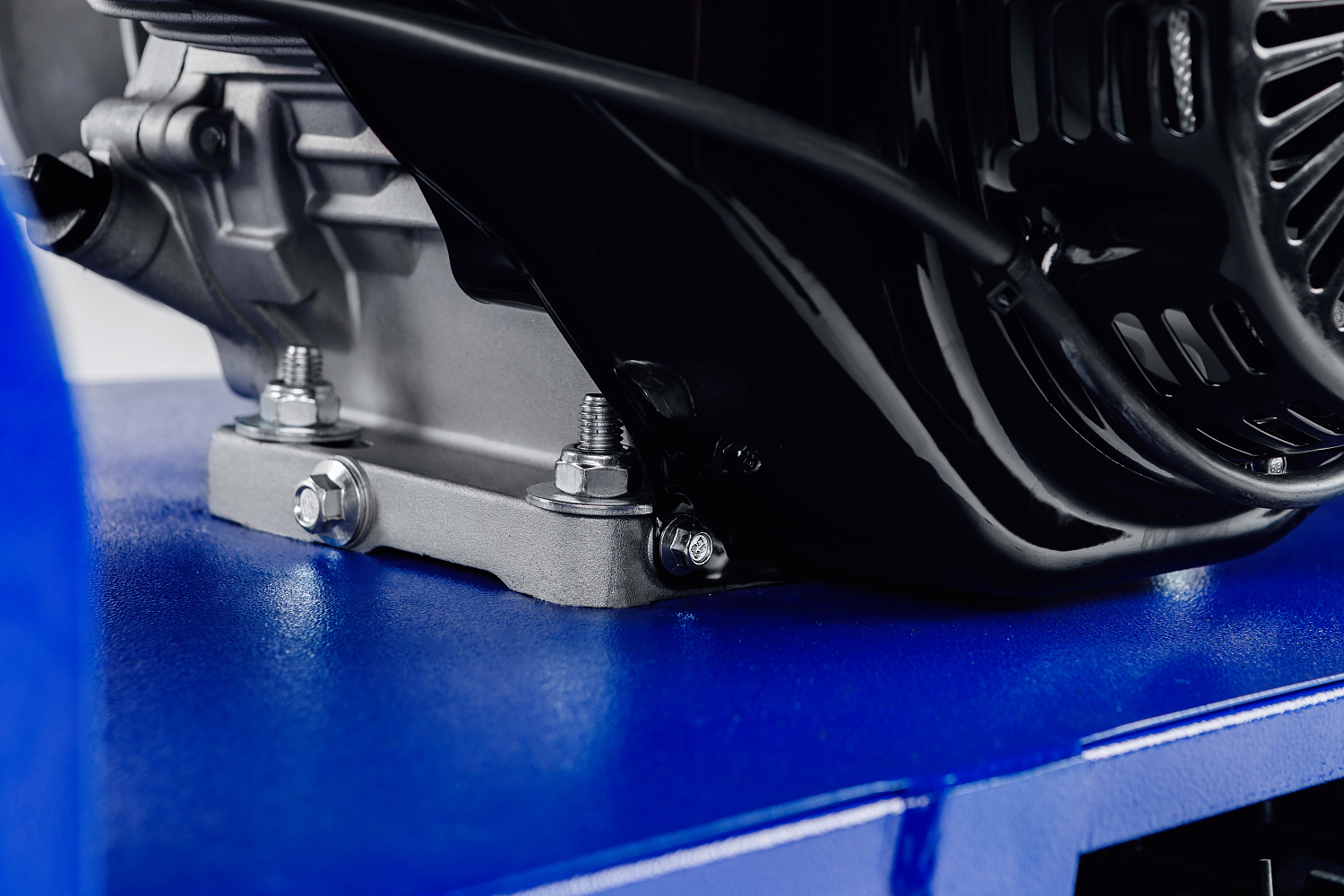 Мотобуксировщик SNOW DOG 17 с эл. запуском (DINKING) в Сургуте