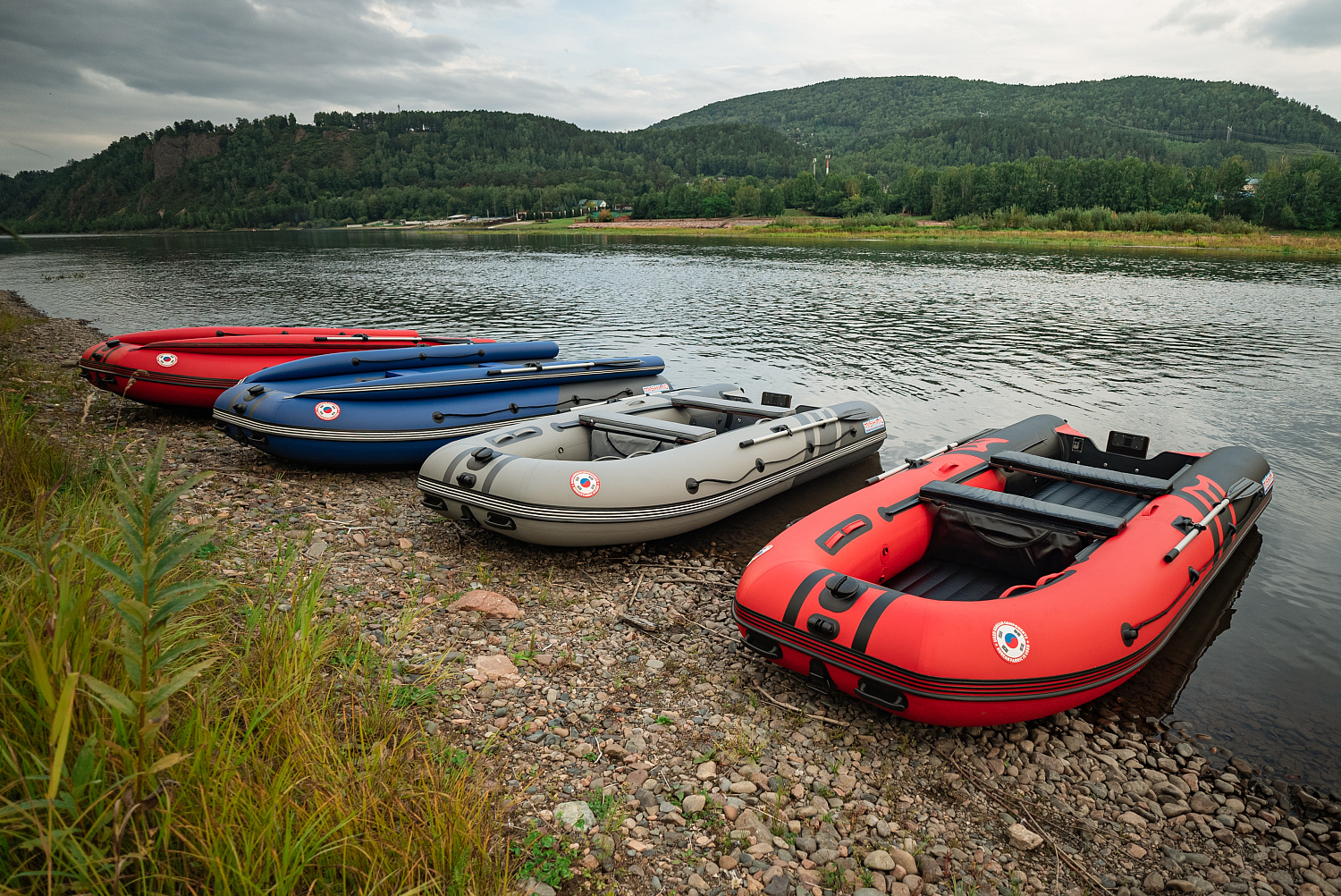 Лодка MISHIMO RIVER FJET PRO 430  под водомет в Сургуте